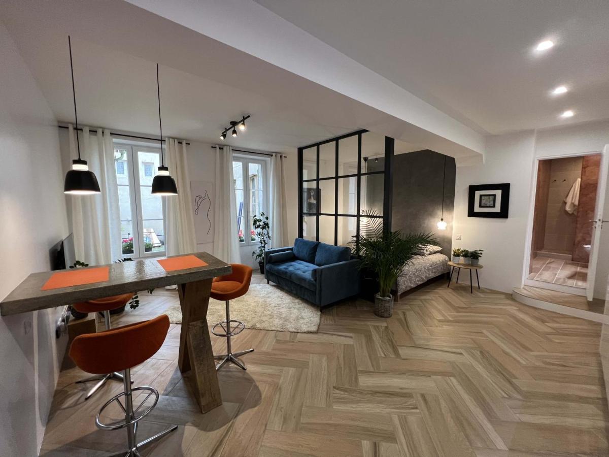 Bel Appartement Au Centre Du Vieux Joigny Zewnętrze zdjęcie