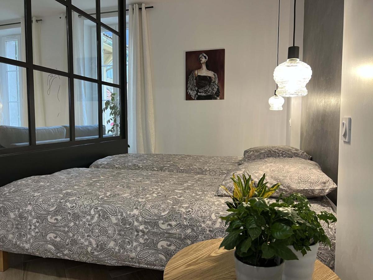 Bel Appartement Au Centre Du Vieux Joigny Zewnętrze zdjęcie